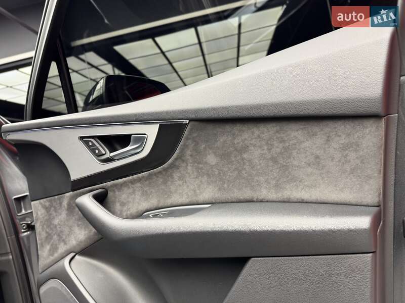 Позашляховик / Кросовер Audi Q7 2019 в Києві