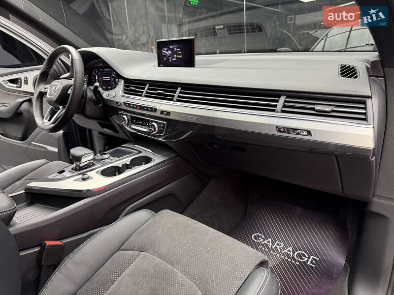 Позашляховик / Кросовер Audi Q7 2019 в Києві