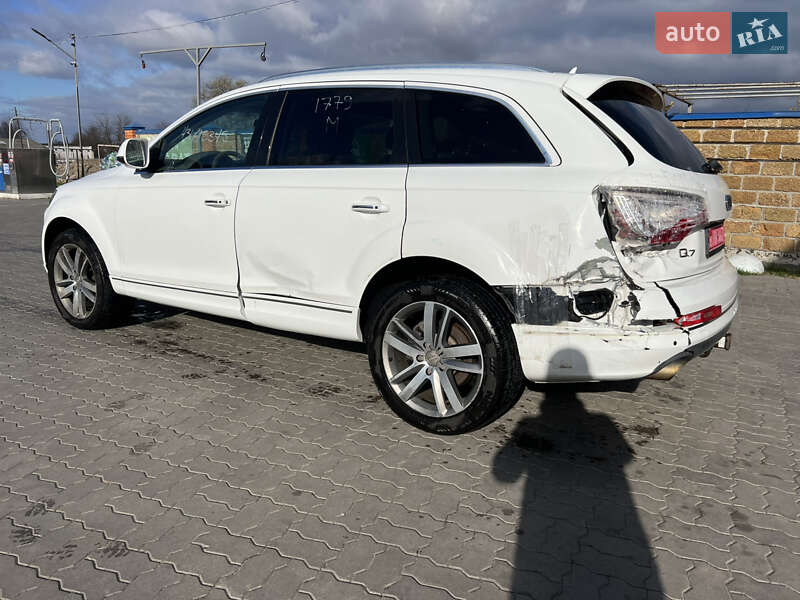 Позашляховик / Кросовер Audi Q7 2011 в Луцьку