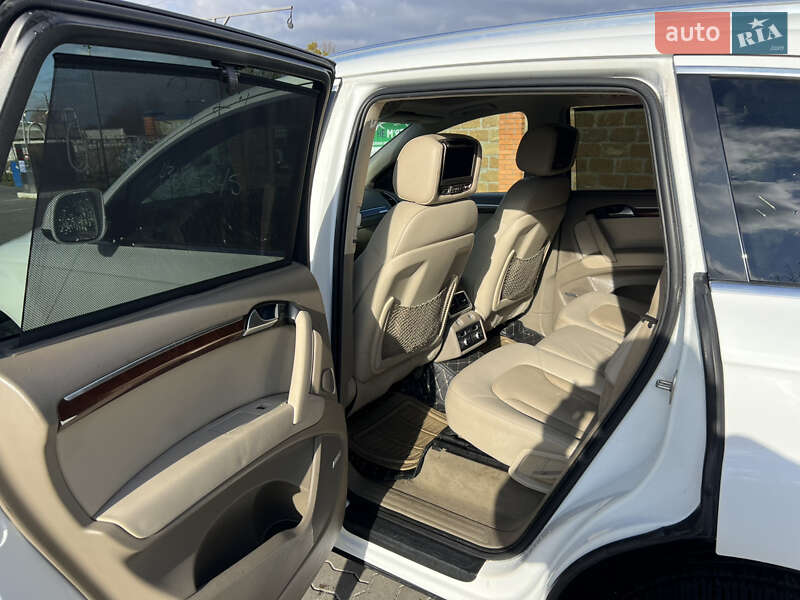 Позашляховик / Кросовер Audi Q7 2011 в Луцьку