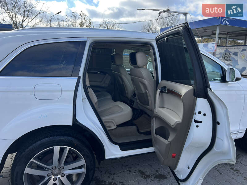 Позашляховик / Кросовер Audi Q7 2011 в Луцьку