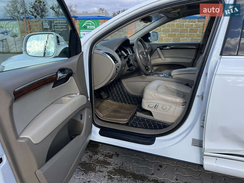 Позашляховик / Кросовер Audi Q7 2011 в Луцьку