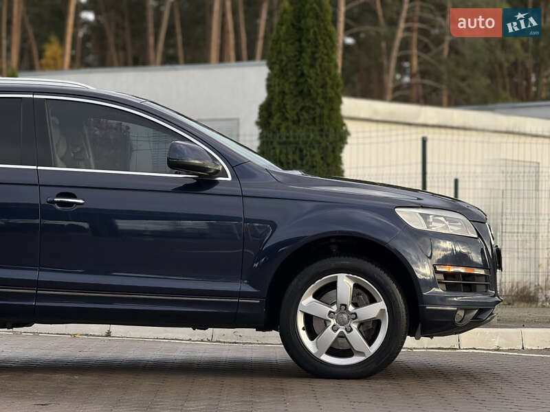 Позашляховик / Кросовер Audi Q7 2013 в Києві