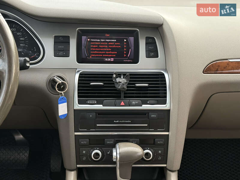 Позашляховик / Кросовер Audi Q7 2013 в Києві