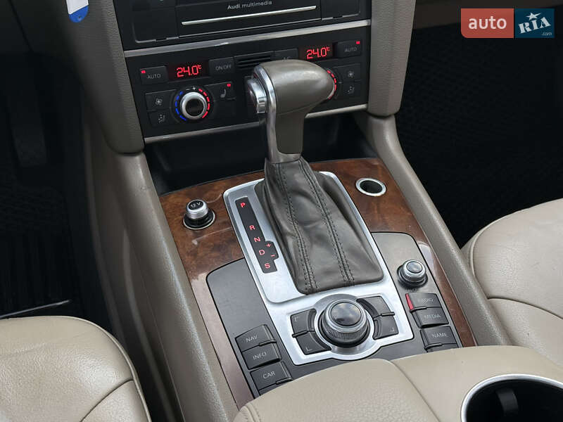 Позашляховик / Кросовер Audi Q7 2013 в Києві