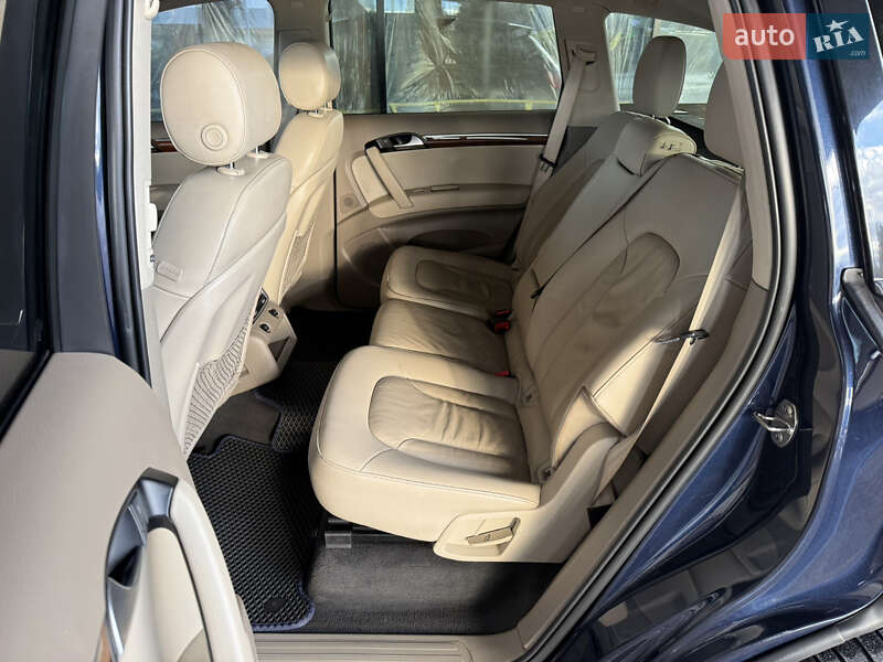 Позашляховик / Кросовер Audi Q7 2013 в Києві