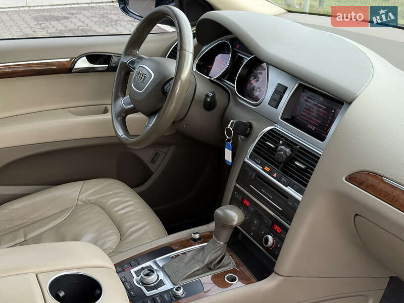 Позашляховик / Кросовер Audi Q7 2013 в Києві