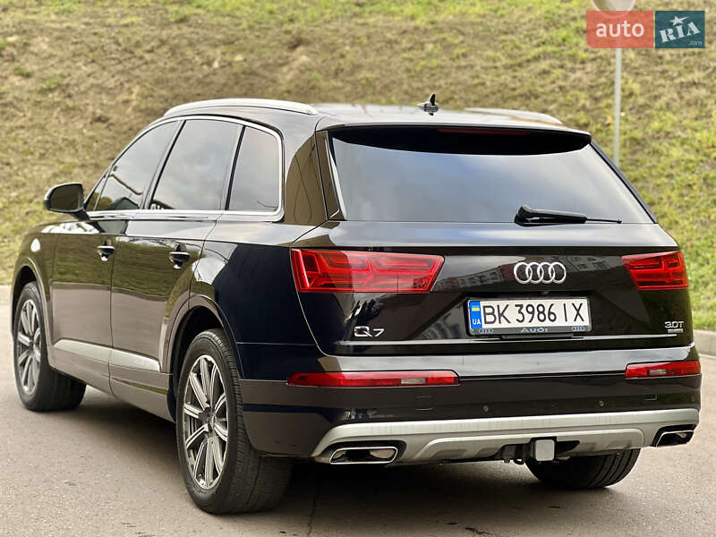 Внедорожник / Кроссовер Audi Q7 2016 в Ровно