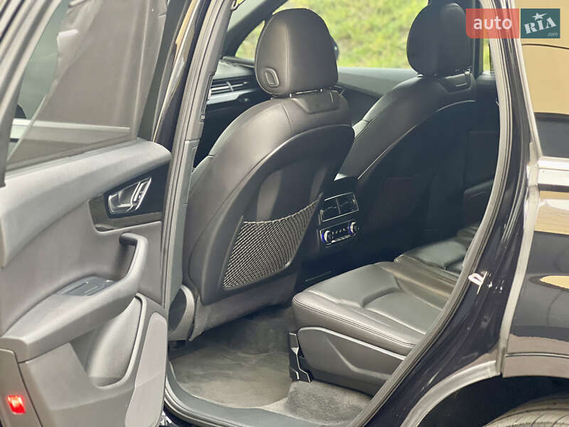 Внедорожник / Кроссовер Audi Q7 2016 в Ровно