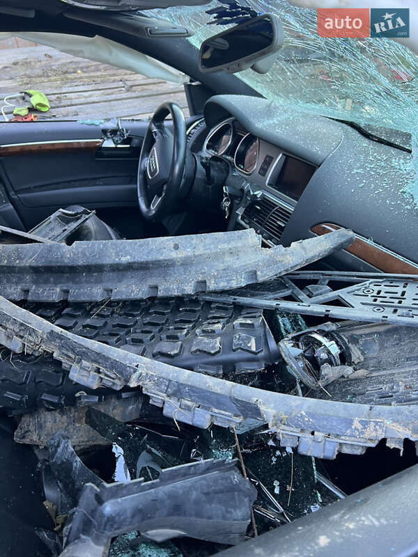 Позашляховик / Кросовер Audi Q7 2014 в Сколе