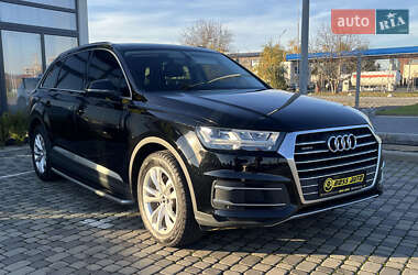 Позашляховик / Кросовер Audi Q7 2017 в Мукачевому