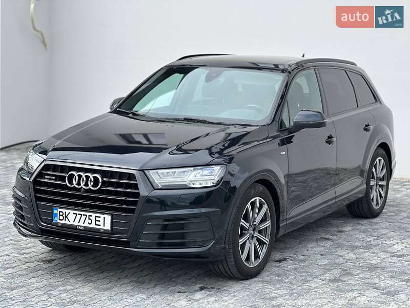 Внедорожник / Кроссовер Audi Q7 2017 в Ровно