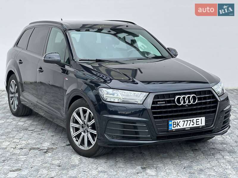Внедорожник / Кроссовер Audi Q7 2017 в Ровно