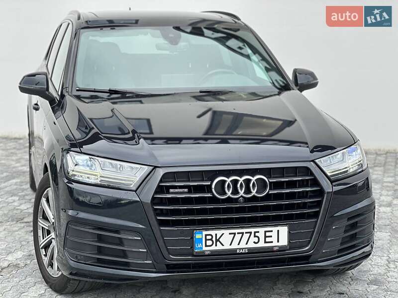 Внедорожник / Кроссовер Audi Q7 2017 в Ровно