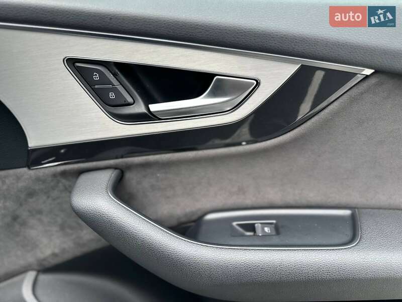 Внедорожник / Кроссовер Audi Q7 2017 в Ровно