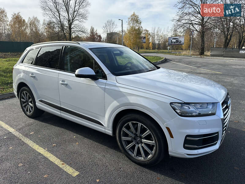 Позашляховик / Кросовер Audi Q7 2019 в Чернігові