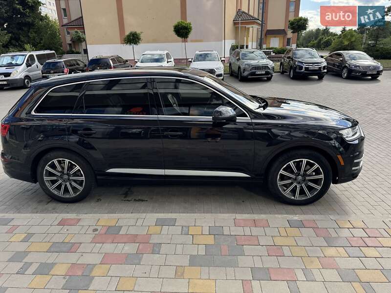Внедорожник / Кроссовер Audi Q7 2017 в Сарнах