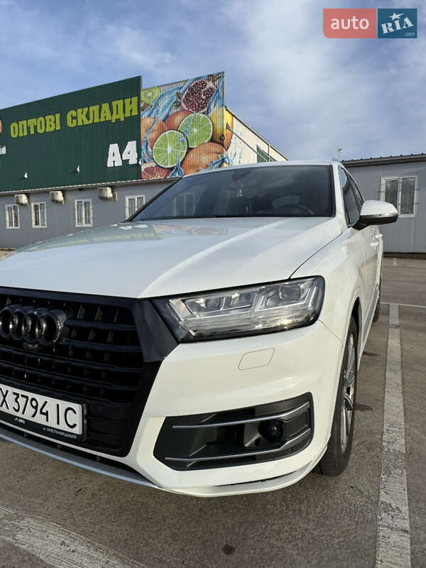 Позашляховик / Кросовер Audi Q7 2018 в Києві фото 12 Позашляховик / Кросовер Audi Q7 2018 в Києві