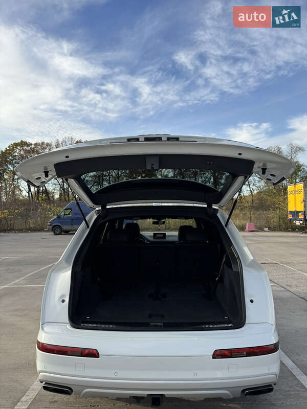 Позашляховик / Кросовер Audi Q7 2018 в Києві фото 21 Позашляховик / Кросовер Audi Q7 2018 в Києві