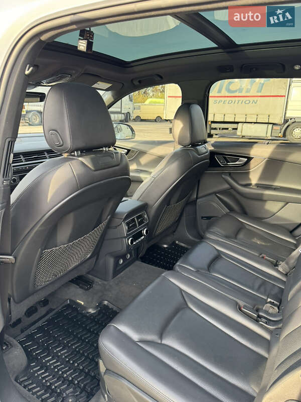 Позашляховик / Кросовер Audi Q7 2018 в Києві фото 26 Позашляховик / Кросовер Audi Q7 2018 в Києві
