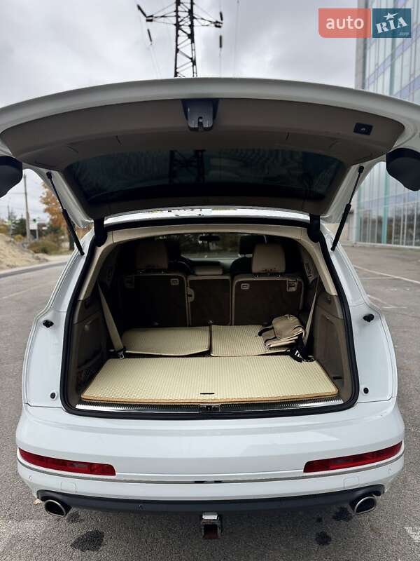 Внедорожник / Кроссовер Audi Q7 2014 в Днепре