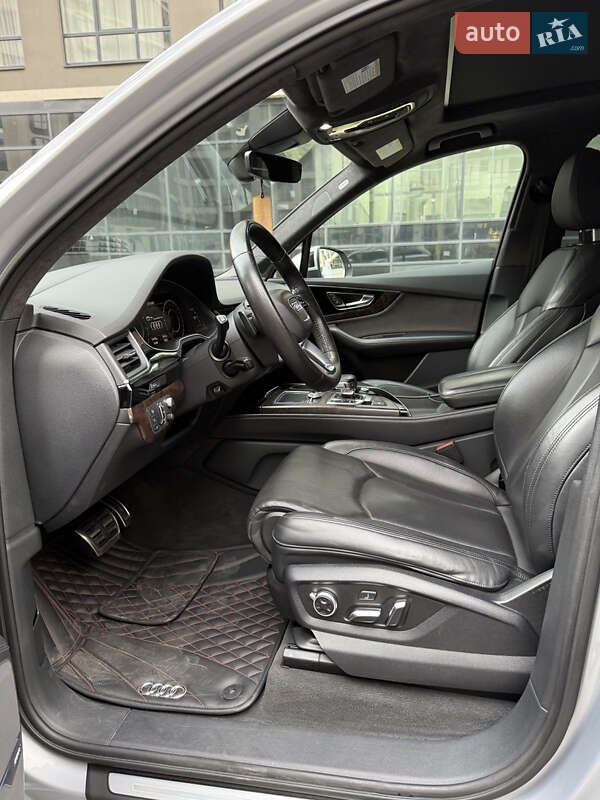 Позашляховик / Кросовер Audi Q7 2017 в Львові