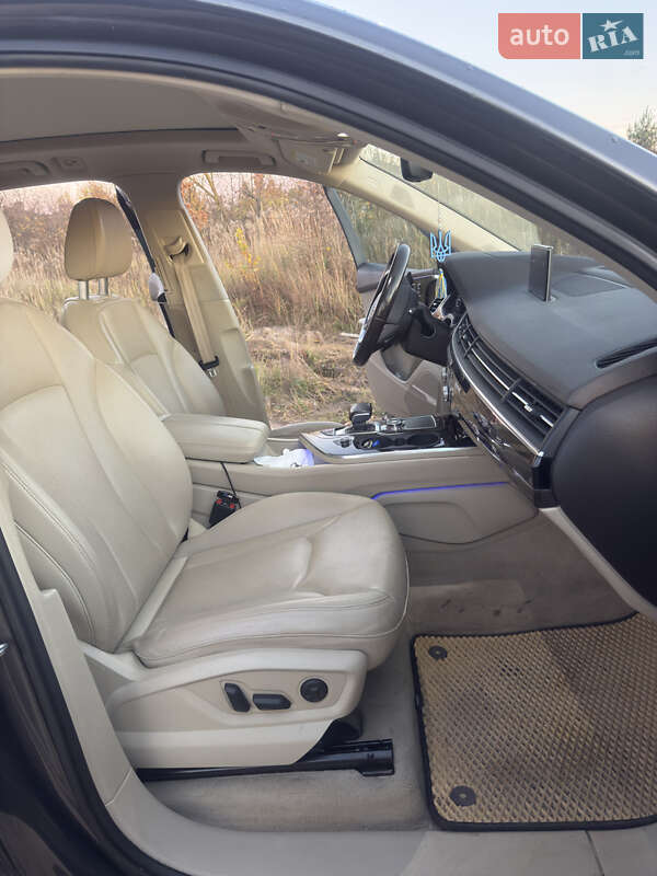 Позашляховик / Кросовер Audi Q7 2018 в Києві фото 12 Позашляховик / Кросовер Audi Q7 2018 в Києві