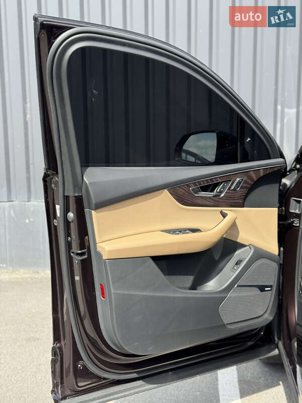 Позашляховик / Кросовер Audi Q7 2020 в Києві фото 13 Позашляховик / Кросовер Audi Q7 2020 в Києві