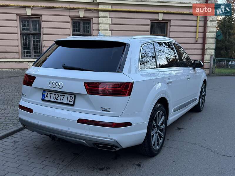 Внедорожник / Кроссовер Audi Q7 2017 в Черновцах