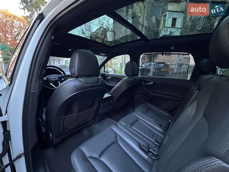 Внедорожник / Кроссовер Audi Q7 2017 в Черновцах