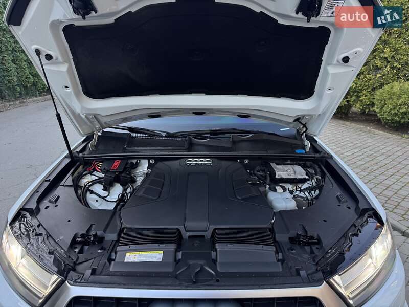 Внедорожник / Кроссовер Audi Q7 2017 в Черновцах