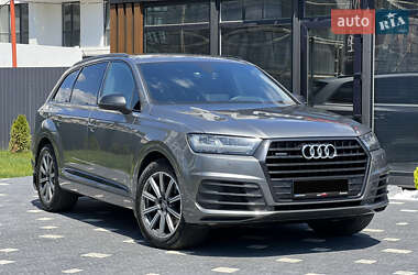 Позашляховик / Кросовер Audi Q7 2017 в Ужгороді