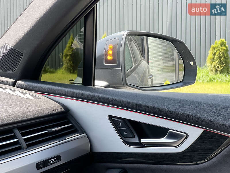 Позашляховик / Кросовер Audi Q7 2017 в Ужгороді