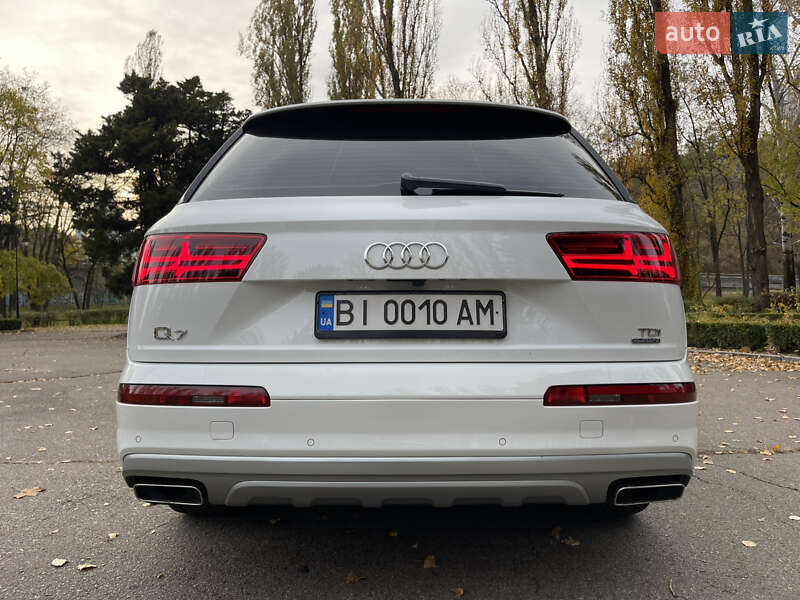 Внедорожник / Кроссовер Audi Q7 2015 в Киеве