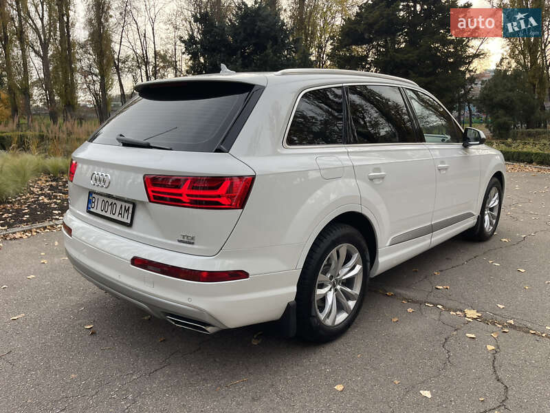 Внедорожник / Кроссовер Audi Q7 2015 в Киеве