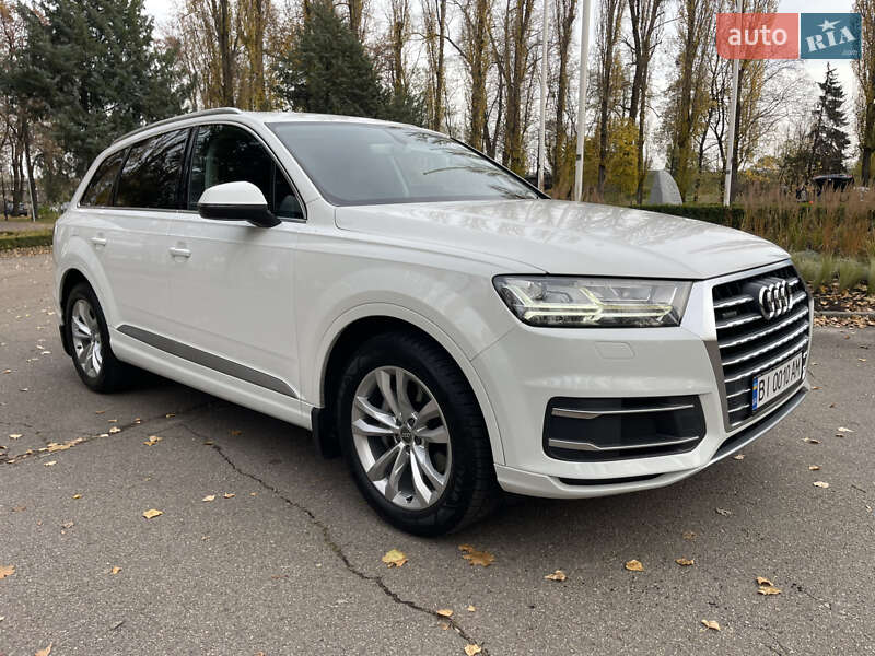 Внедорожник / Кроссовер Audi Q7 2015 в Киеве