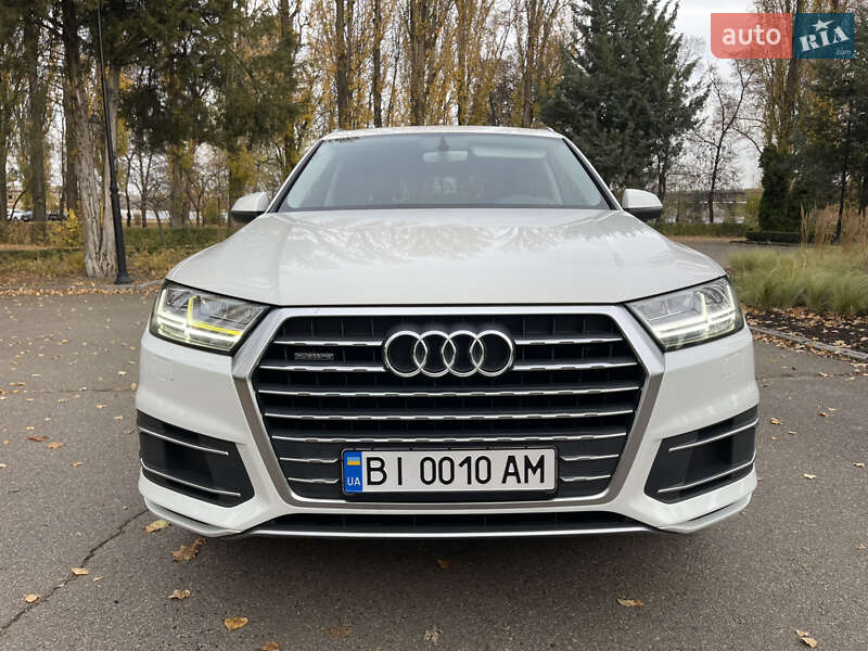 Внедорожник / Кроссовер Audi Q7 2015 в Киеве
