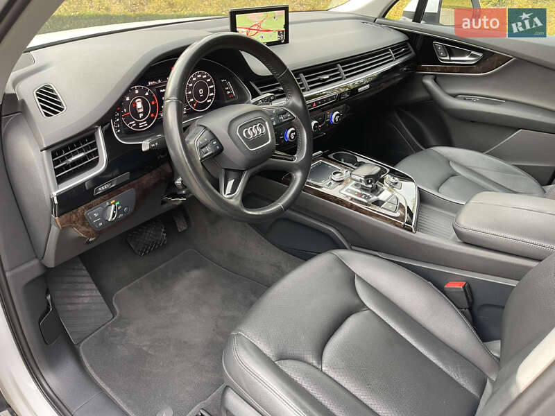 Внедорожник / Кроссовер Audi Q7 2015 в Киеве