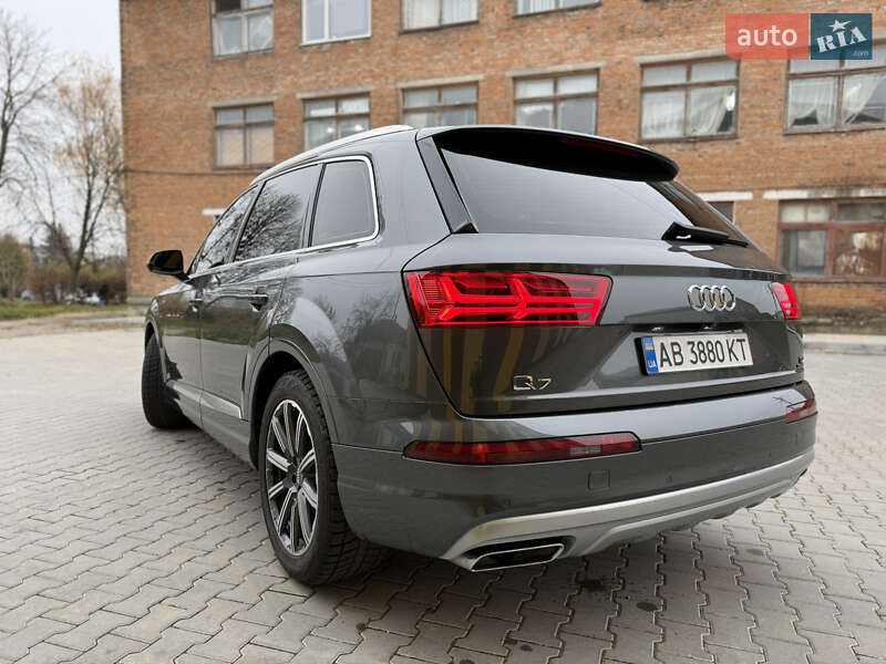 Внедорожник / Кроссовер Audi Q7 2016 в Баре