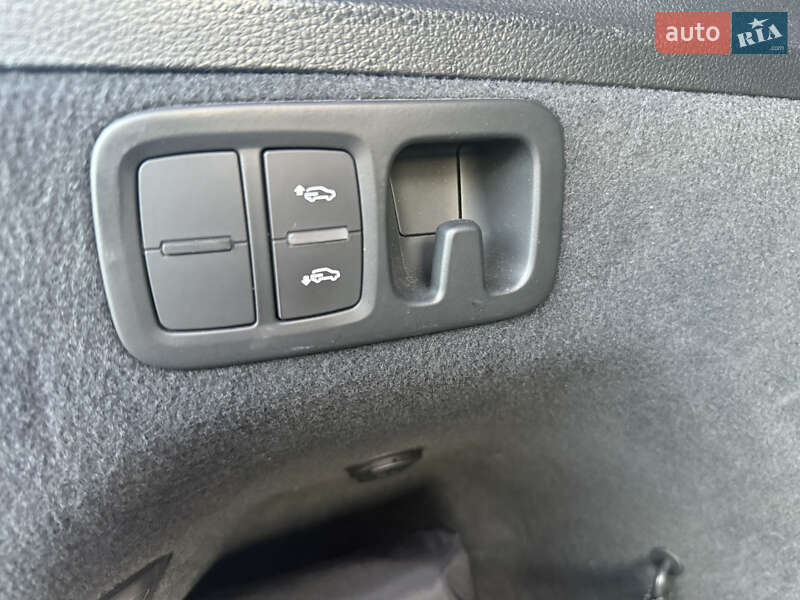 Внедорожник / Кроссовер Audi Q7 2016 в Баре