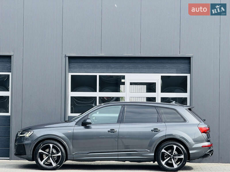Внедорожник / Кроссовер Audi Q7 2020 в Мукачево