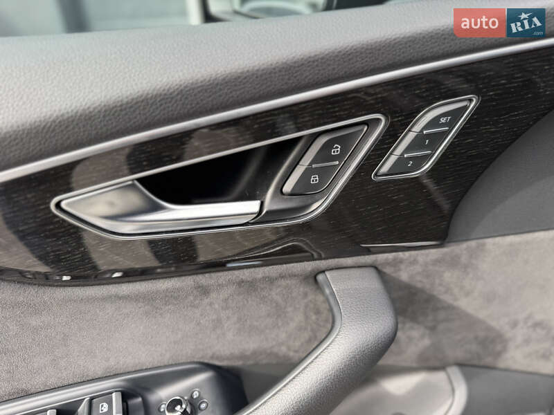 Внедорожник / Кроссовер Audi Q7 2020 в Мукачево