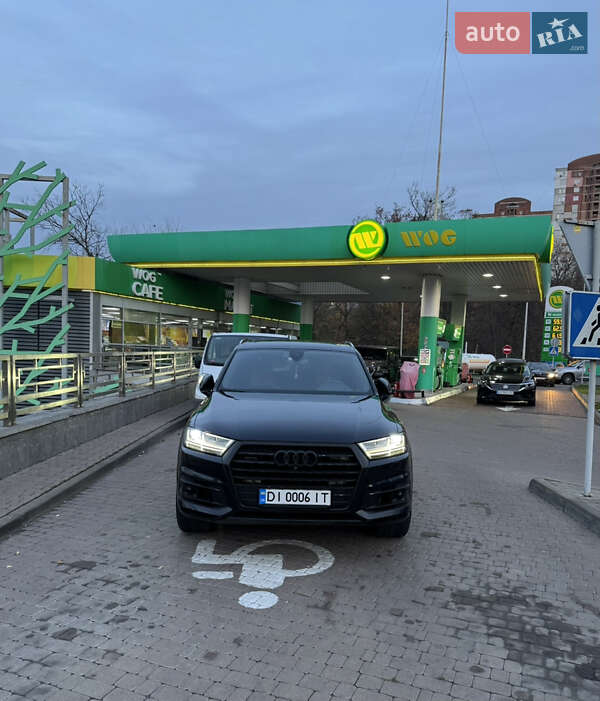 Позашляховик / Кросовер Audi Q7 2016 в Києві фото 11 Позашляховик / Кросовер Audi Q7 2016 в Києві