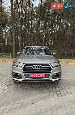 Позашляховик / Кросовер Audi Q7 2017 в Львові