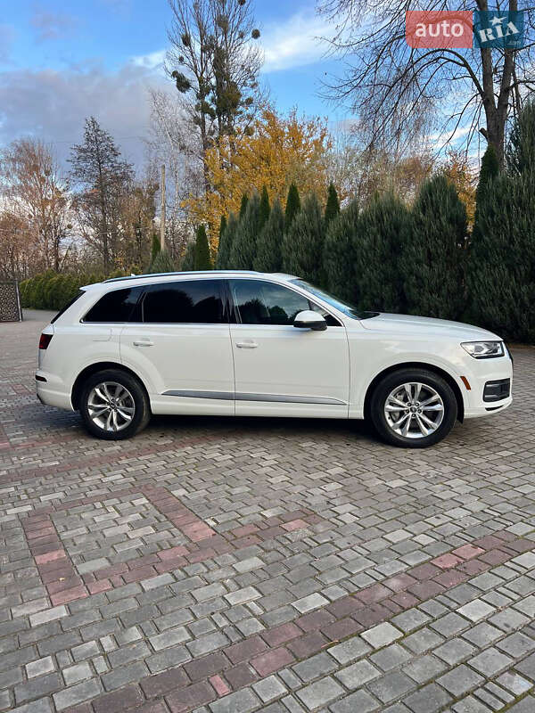 Позашляховик / Кросовер Audi Q7 2016 в Львові