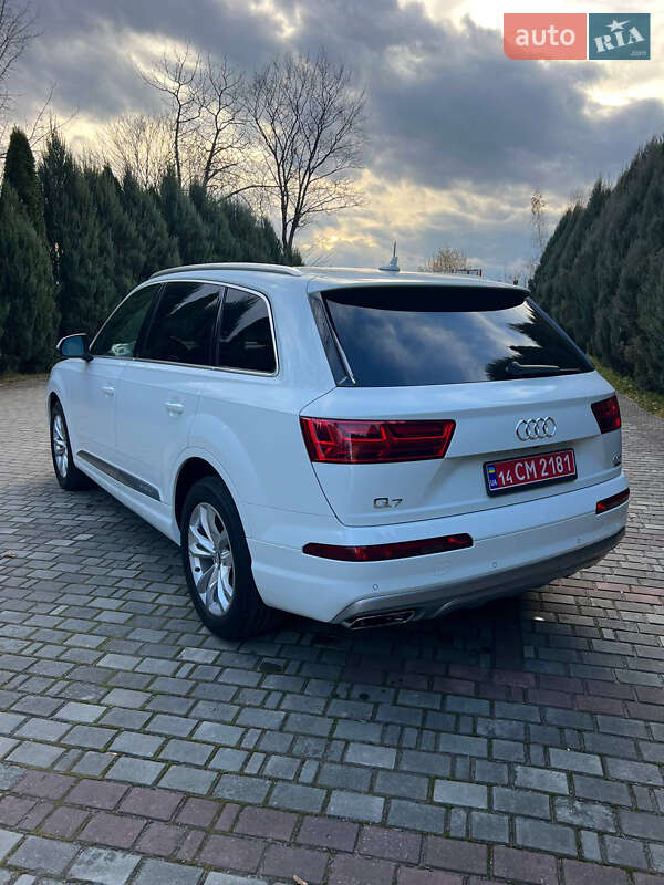 Позашляховик / Кросовер Audi Q7 2016 в Львові