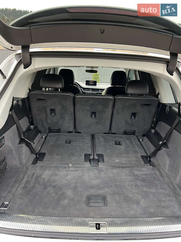 Внедорожник / Кроссовер Audi Q7 2017 в Рахове