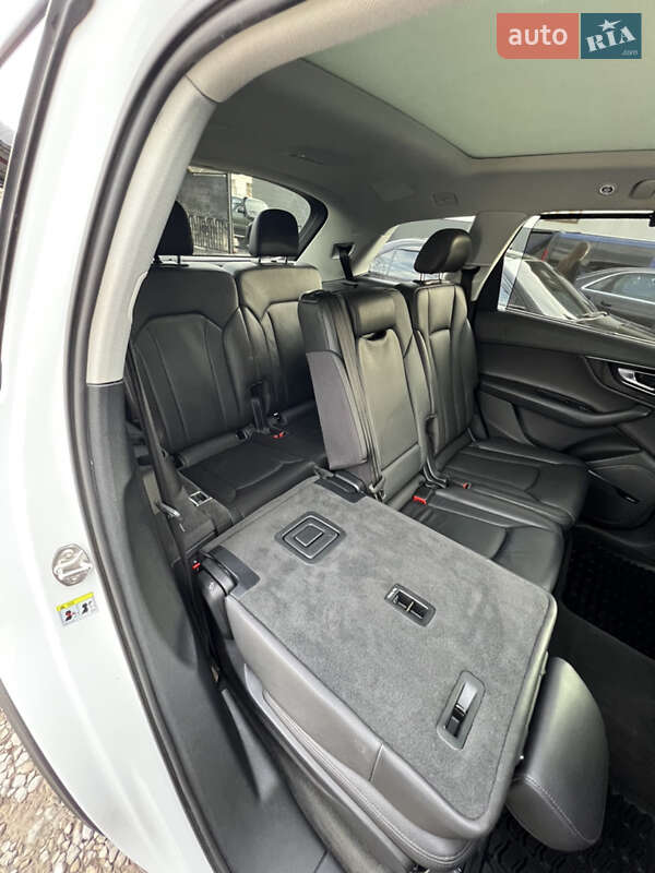 Внедорожник / Кроссовер Audi Q7 2017 в Рахове