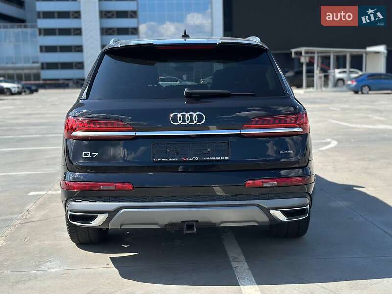 Позашляховик / Кросовер Audi Q7 2019 в Києві