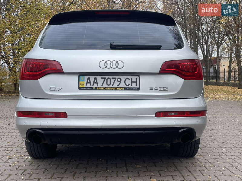 Позашляховик / Кросовер Audi Q7 2009 в Миргороді
